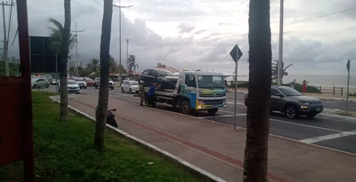 Operação rigorosa da SMTT volta apreender veículos na Avenida Litorânea 