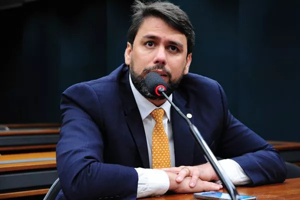 Deputado quer liberação de poços de petróleo na margem equatorial