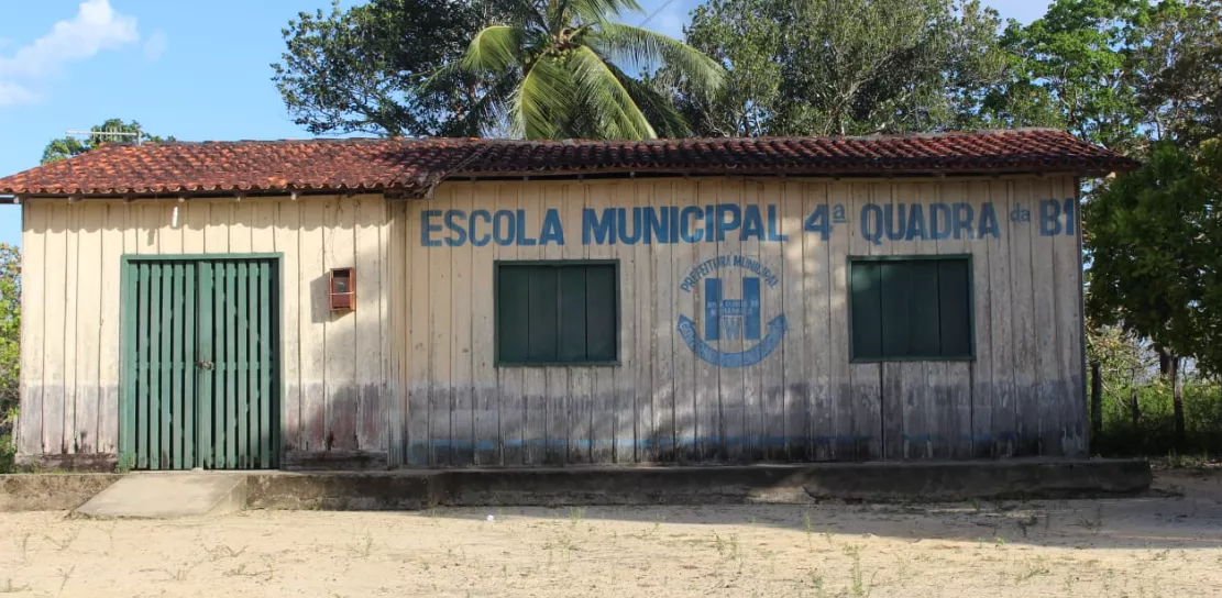 Escola de madeira funciona em Olinda Nova do Maranhão há mais de 25 anos