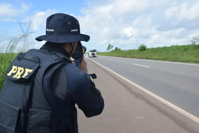 Operação da PRF flagra centenas de veículos em excesso de velocidade nas rodovias do Maranhão durante o Feriadão