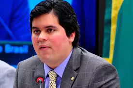 Impasse persiste quanto ao destino do deputado André Fufuca no Governo Federal