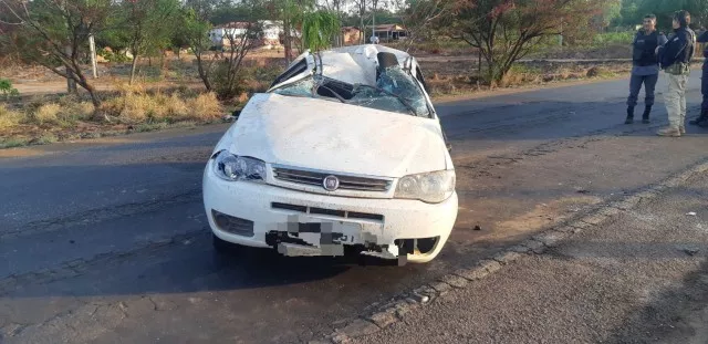 Mulher morre após capotamento em acidente na BR-226 em Sítio Novo