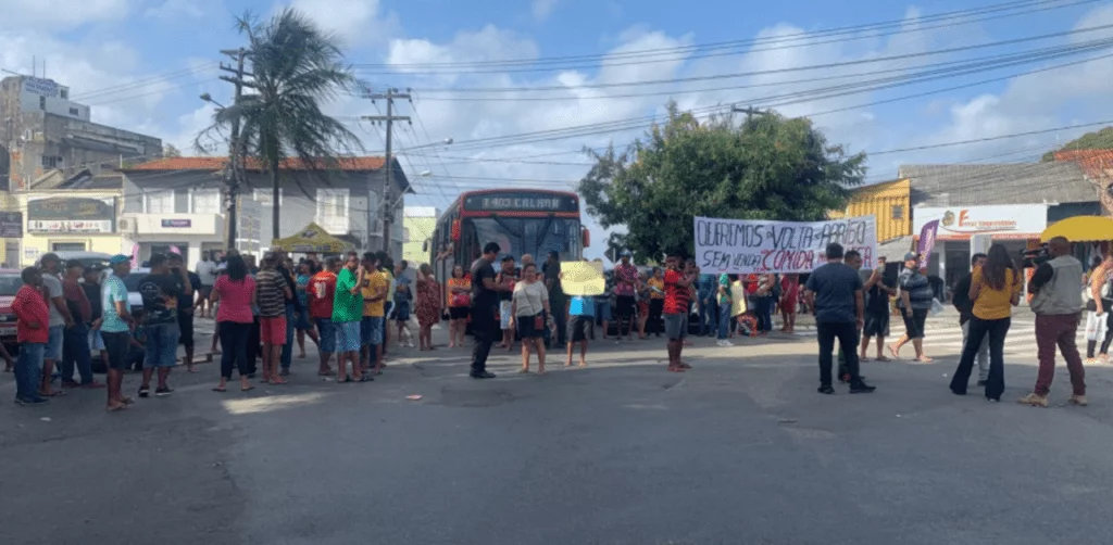 Comerciantes protestam no Centro de São Luís contra a gestão de Braide