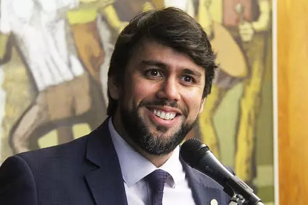 Pedro Lucas Fernandes solicita melhorias na infraestrutura do Aeroporto de São Luís