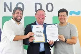 Paulo Casé e Pedro Lucas anunciam iniciativa de inclusão socioprodutiva em cerimônia no Palácio Henrique de La Rocque