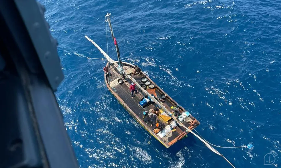 Sete pescadores resgatados após seis dias à deriva na costa maranhense