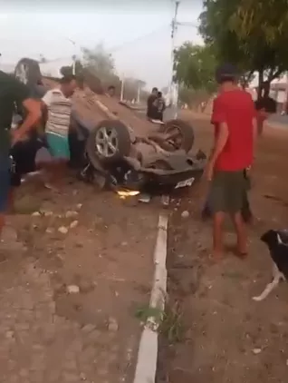 Acidente de trânsito em Santa Inês deixa motorista e passageiro feridos