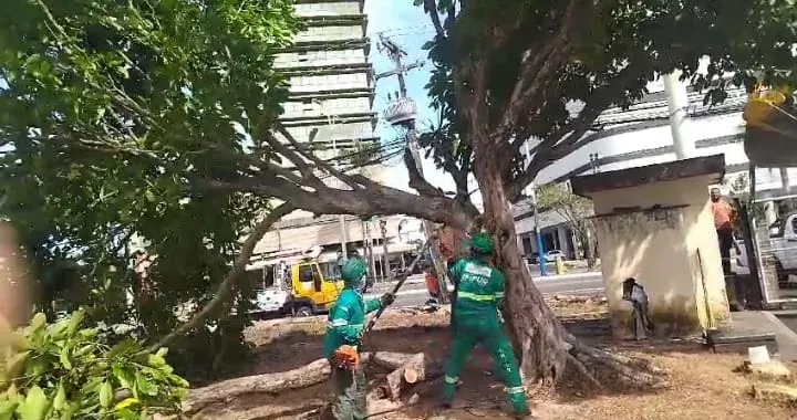 Prefeitura segue demolição no Paraíba; Polícia está no local