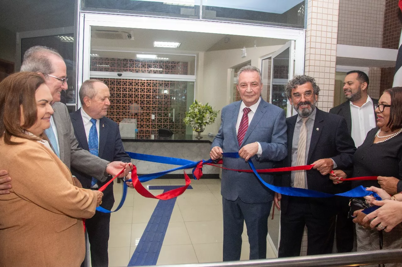 Secretário Luis Fernando Silva representa o governador Carlos Brandão na inauguração da sede das Promotorias de Justiça em Ribamar