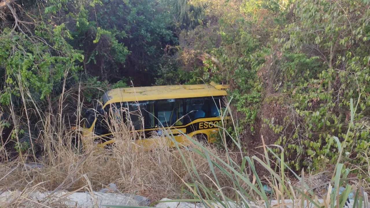 Urgente: acidente com ônibus escolar em São José de Ribamar deixa três crianças feridas