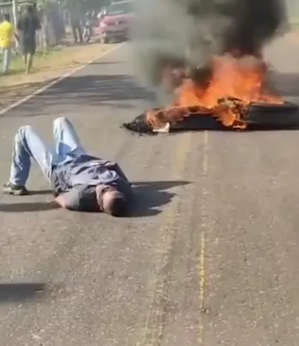 PM é dominado e amarrado por populares em protesto no Maranhão