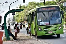 Adolescente é apreendido por envolvimento em assalto a ônibus em São Luís