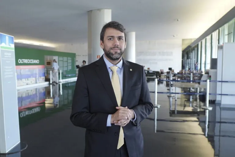 Proposta de Pedro Lucas permite que gestante utilize plano de saúde do pai para realizar parto